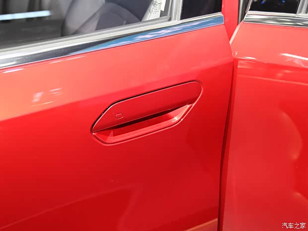 10万元中型车？车展体验五菱星光纯电版(图9)