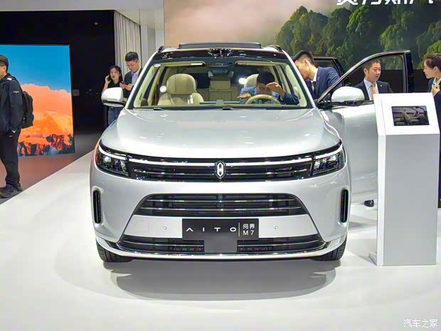 看中大型SUV销冠的实力 车展实拍问界M7(图3)