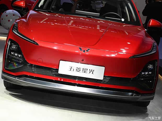 10万元中型车？车展体验五菱星光纯电版(图4)