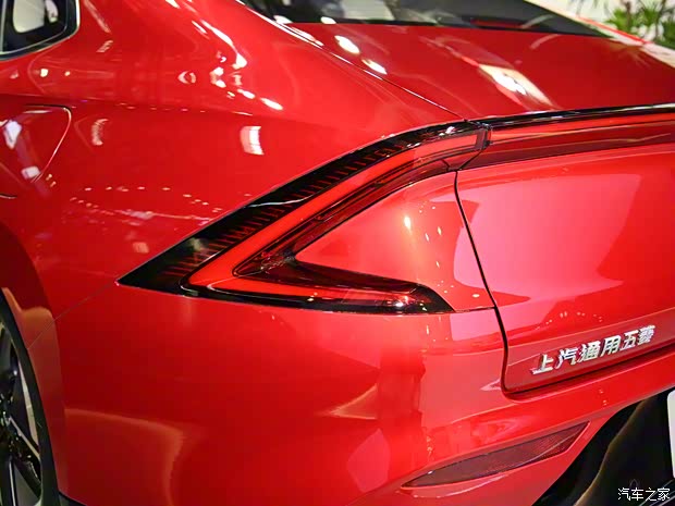 10万元中型车？车展体验五菱星光纯电版(图11)