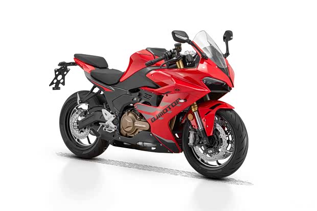 售价3万内 高颜值中排摩托 钱江 赛550S(图4)