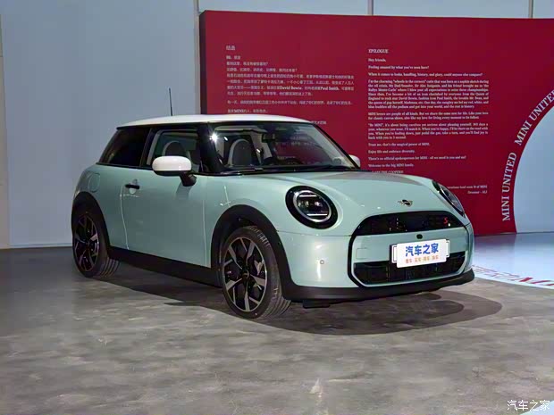 内饰升级 实拍全新MINI COOPER S燃油版(图2)