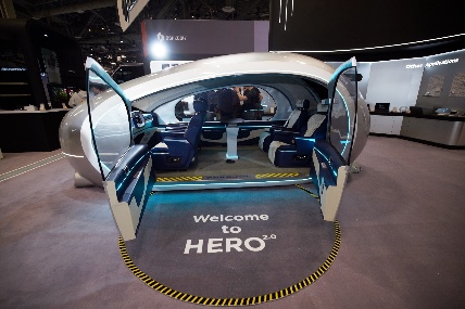 CES 2026：京东方首发HERO 2.0智能座舱，多模态交互全面升级(图2)