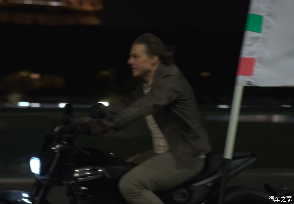 阿汤哥在奥运闭幕式到底骑的什么摩托？(图6)