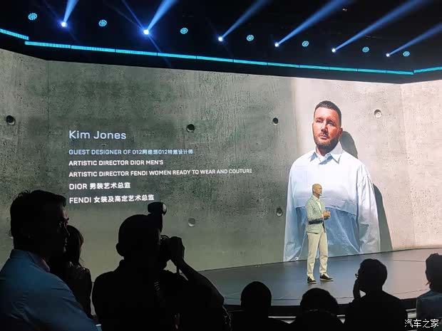 联名限量卖70万 实拍阿维塔012限量版(图3)