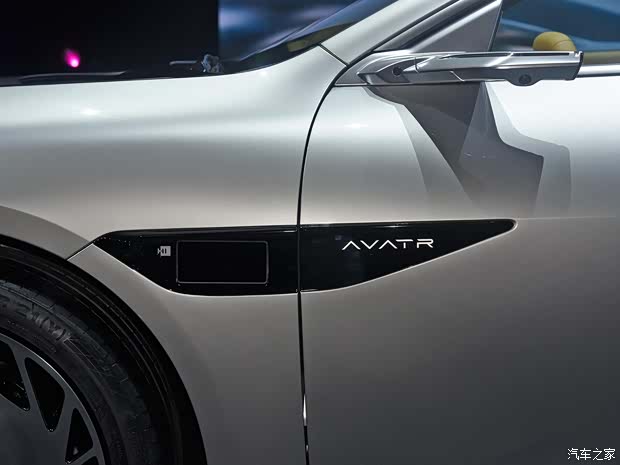 联名限量卖70万 实拍阿维塔012限量版(图8)