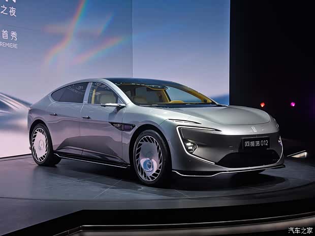 联名限量卖70万 实拍阿维塔012限量版(图4)