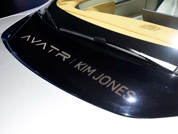 联名限量卖70万 实拍阿维塔012限量版(图11)