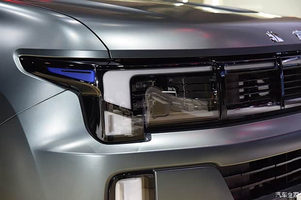 综合油耗1.3L 车展体验北京BJ60雷霆(图4)