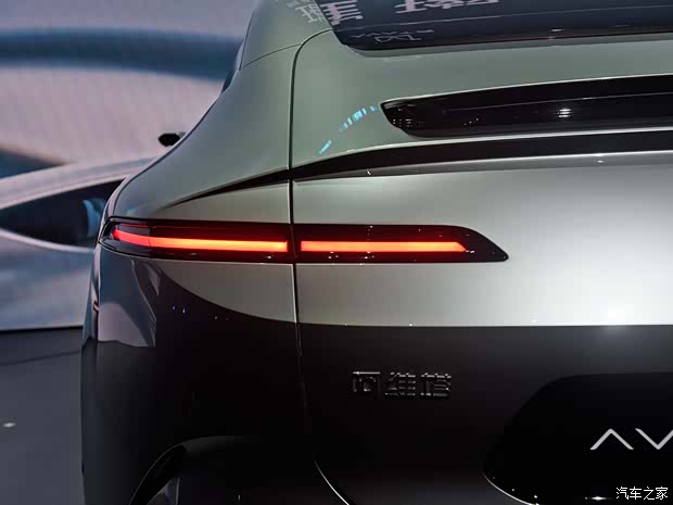 联名限量卖70万 实拍阿维塔012限量版(图22)