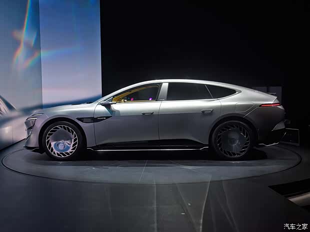 联名限量卖70万 实拍阿维塔012限量版(图25)