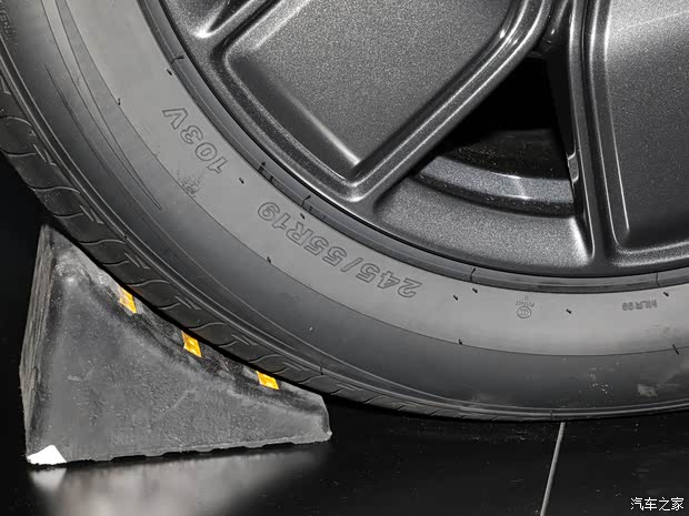 面相更凶/自带宽体包围 iCAR 03T抢先看(图8)