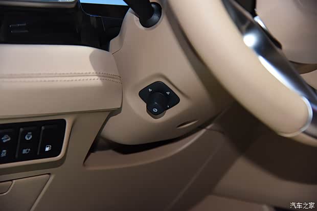 综合油耗1.3L 车展体验北京BJ60雷霆(图18)