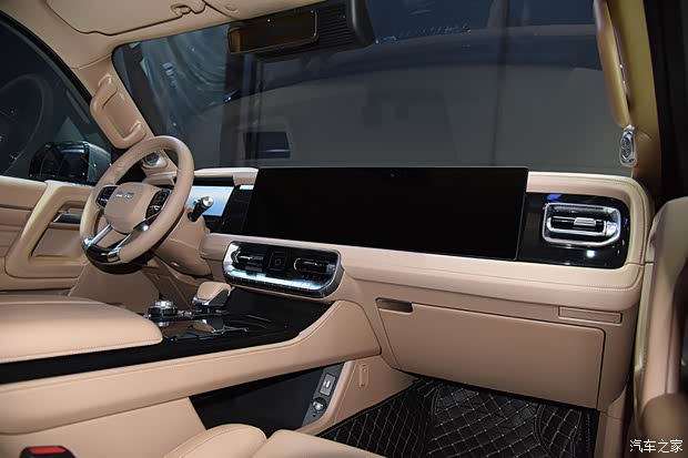 综合油耗1.3L 车展体验北京BJ60雷霆(图20)