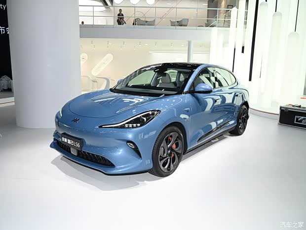 新款可以“横着走” 实拍新款智己LS6(图2)