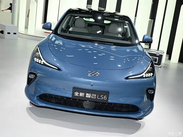 新款可以“横着走” 实拍新款智己LS6(图3)