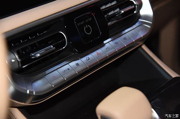 综合油耗1.3L 车展体验北京BJ60雷霆(图24)