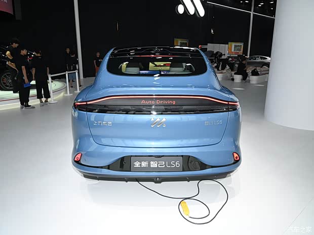 新款可以“横着走” 实拍新款智己LS6(图12)