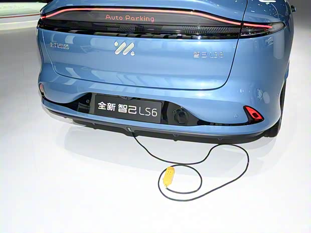 新款可以“横着走” 实拍新款智己LS6(图14)