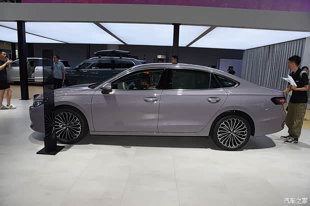 内外再进化 车展体验全新大众帕萨特PRO(图10)