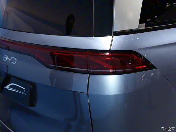 品牌首款中大型MPV 车展实拍比亚迪夏(图12)