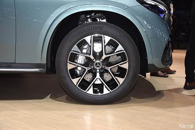 插电混动/可油可电 实拍奔驰GLC 350e L(图9)