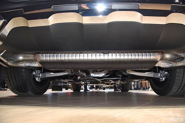 插电混动/可油可电 实拍奔驰GLC 350e L(图36)