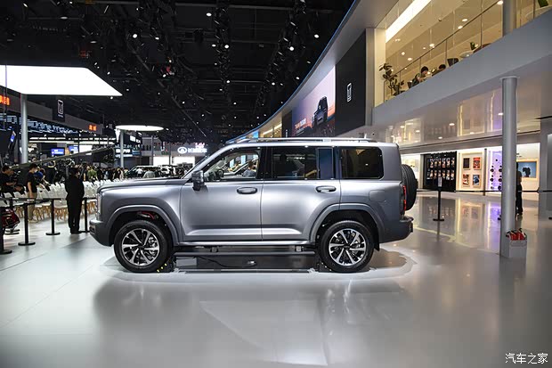 远方的硬派玩家 车展体验全新哈弗H9(图4)