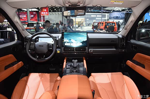 远方的硬派玩家 车展体验全新哈弗H9(图9)