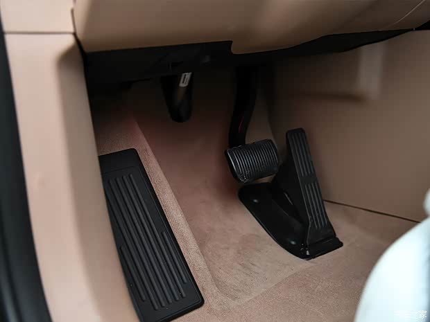 20多万/有纯电有增程 实拍阿维塔07(图24)