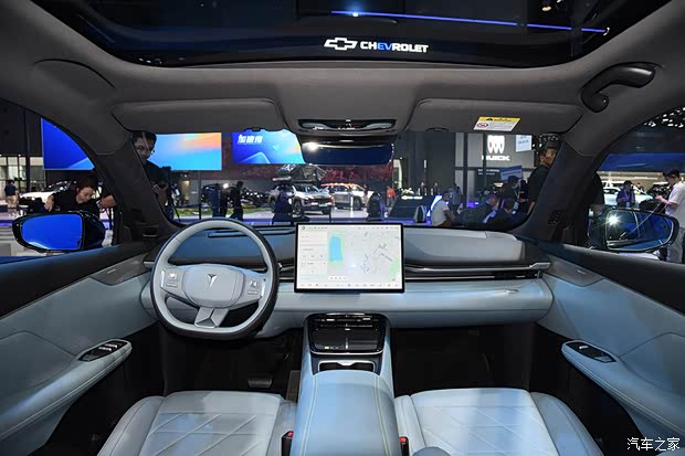 2880mm轴距带来的大空间 体验深蓝S05(图12)