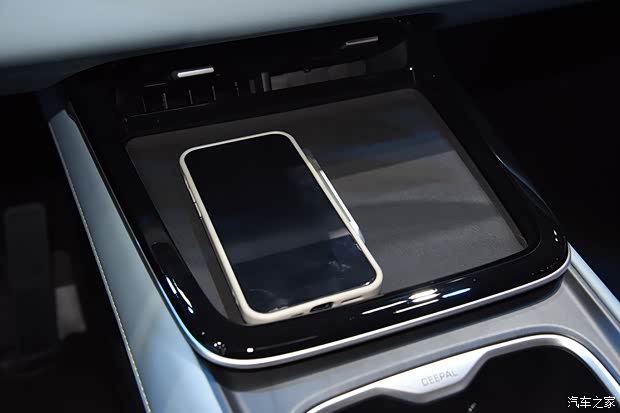 2880mm轴距带来的大空间 体验深蓝S05(图20)