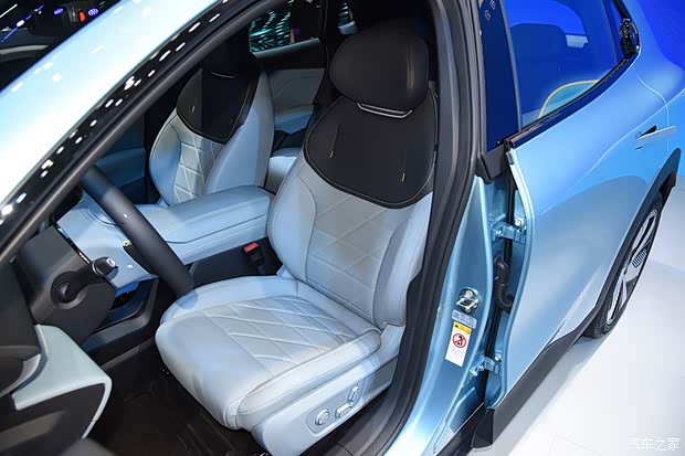 2880mm轴距带来的大空间 体验深蓝S05(图23)