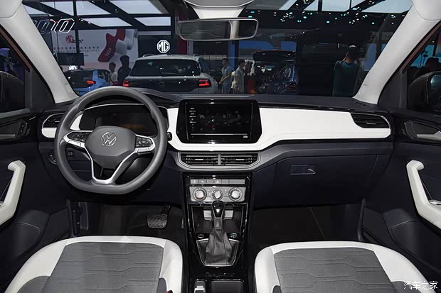 家族最便宜SUV驾到 实拍大众途岳新锐XR(图11)