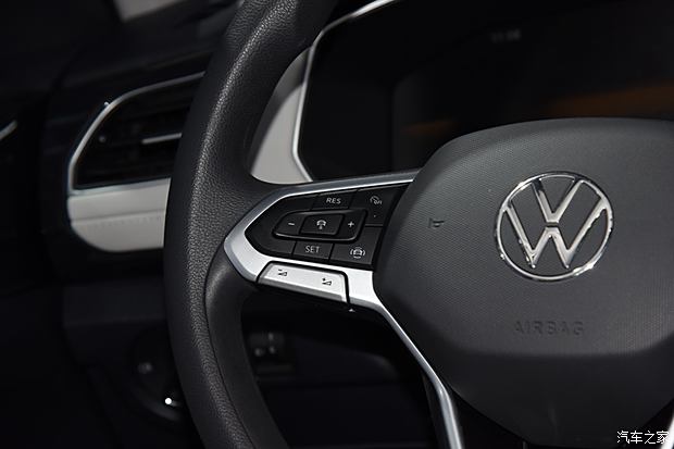 家族最便宜SUV驾到 实拍大众途岳新锐XR(图14)