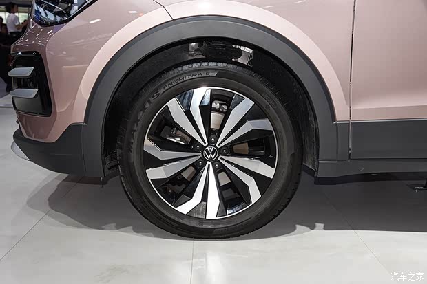 家族最便宜SUV驾到 实拍大众途岳新锐XR(图7)