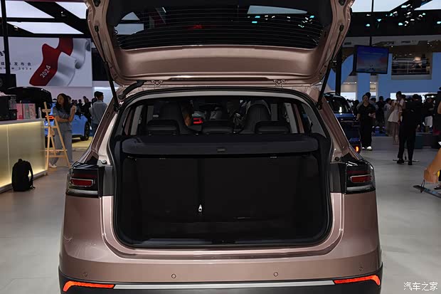 家族最便宜SUV驾到 实拍大众途岳新锐XR(图24)