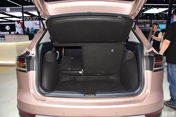 家族最便宜SUV驾到 实拍大众途岳新锐XR(图25)