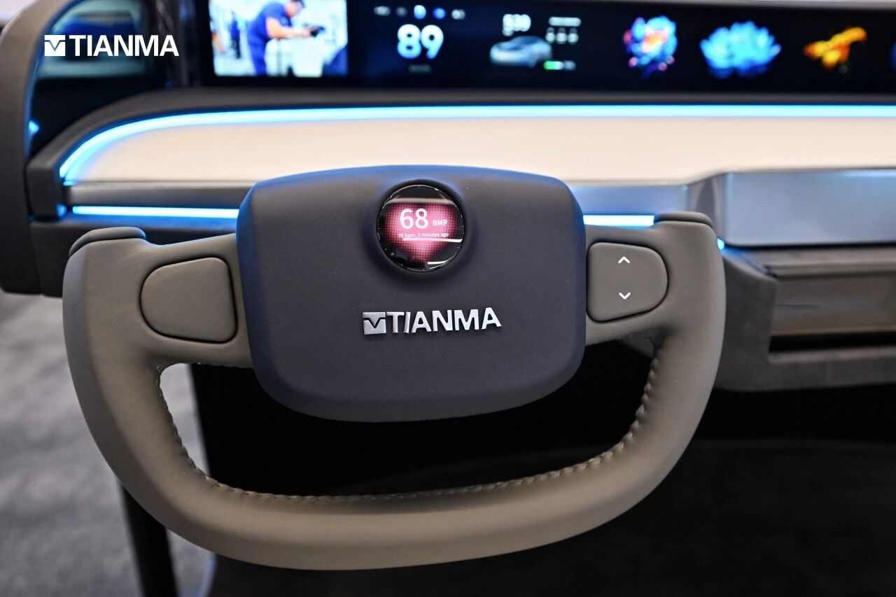 CES 2026：天马首发新一代智能座舱解决方案，挑战驾驶视觉极限(图3)