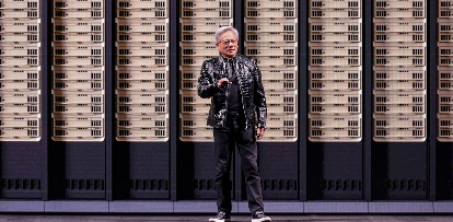 英伟达CEO黄仁勋在CES展示自动驾驶汽车新软件(图1)