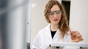 德国科学家把农业废料转化为塑料 用于医疗产品和汽车零部件制造(图1)