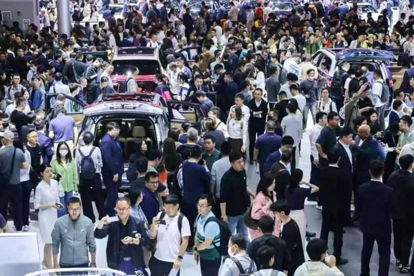 新能源大三排SUV的猎杀时刻开始了(图3)