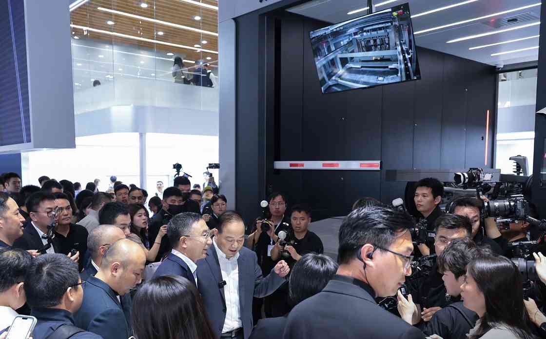 锁定未来十年，车企集体“对赌”宁德时代(图2)