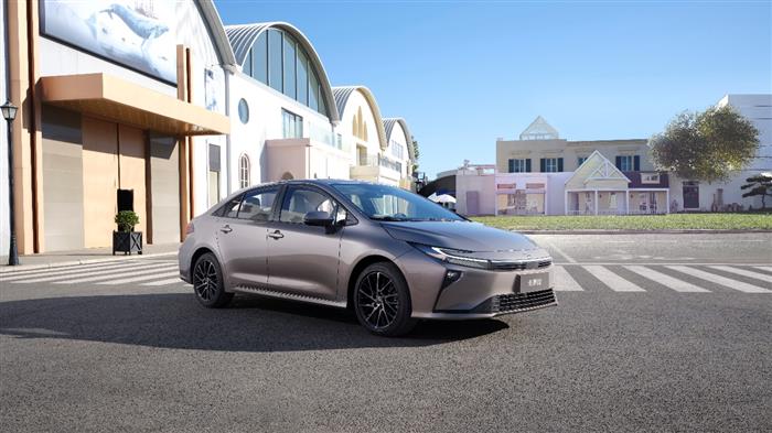 售价9.9万元起 全新智混卡罗拉焕新上市(图2)