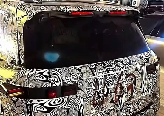 或定位中大型SUV 领克800谍照曝光(图4)