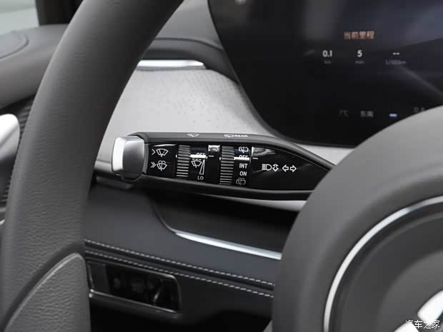 解读低配车 售价26.99万元的全新GL8 ES陆尊配置有多低？(图23)