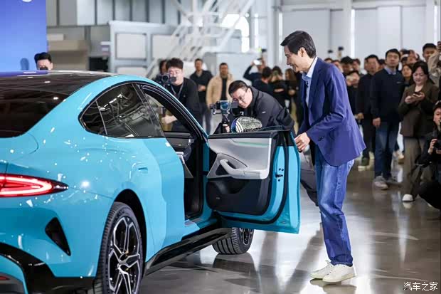 有人意气风发，有人破产回家！一文盘点2024年汽车圈！(图11)