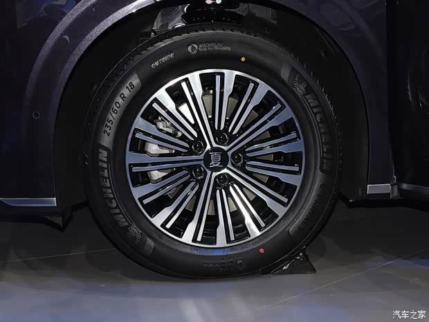 撼动别克GL8的30万级MPV强势加入 车展体验比亚迪夏(图5)