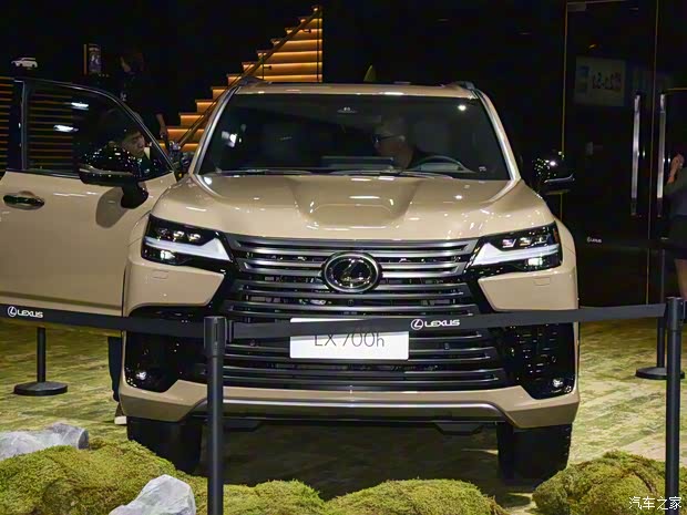 日系豪华越野车标杆再升级！实拍雷克萨斯LX700h OVERTRAIL领境版(图4)