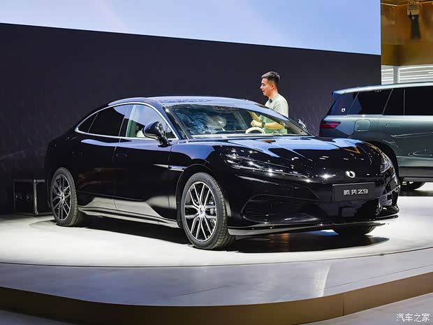 优雅与科技共存的腾势Z9豪华程度如何？跟我一起体验吧(图2)